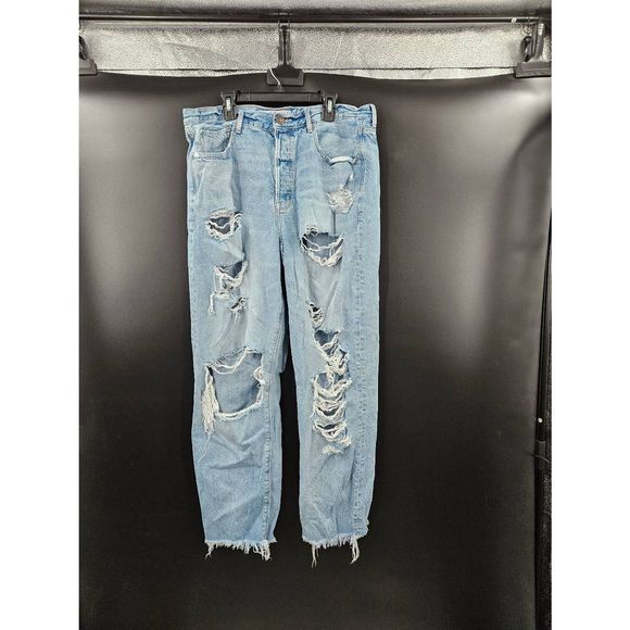 American Eagle Outfitters Denim - American Eagle  Mom jean Distressed Womens  Light Wash